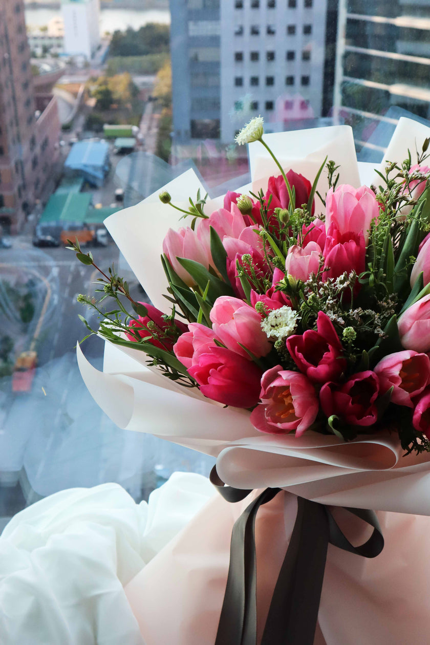 [Brilliant] 30 Dutch tulip bouquets