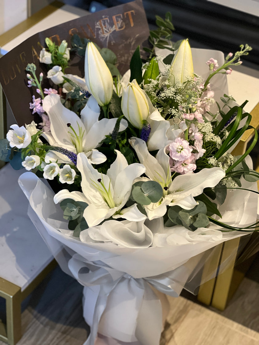 [Purely Beautiful Season] Dutch white lily bouquet
