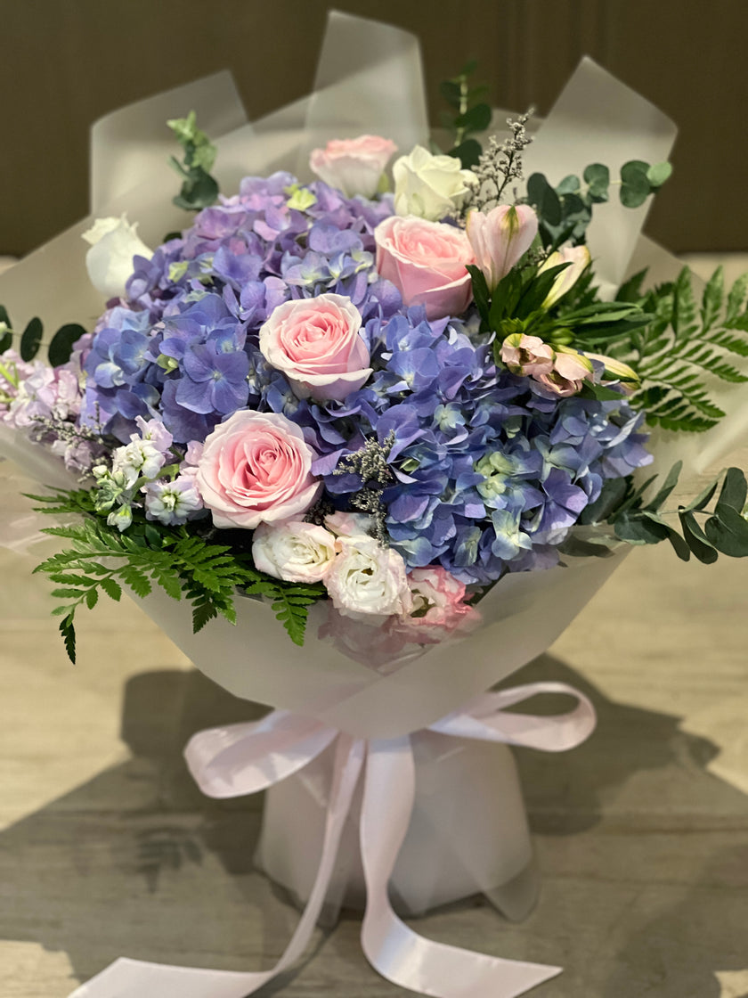 [Xingmengxuanying] Purple and blue hydrangea and pink rose bouquet