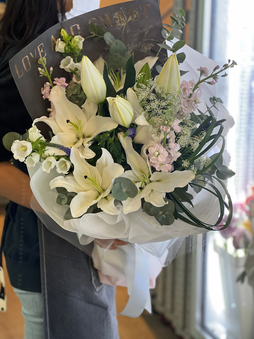 [Purely Beautiful Season] Dutch white lily bouquet