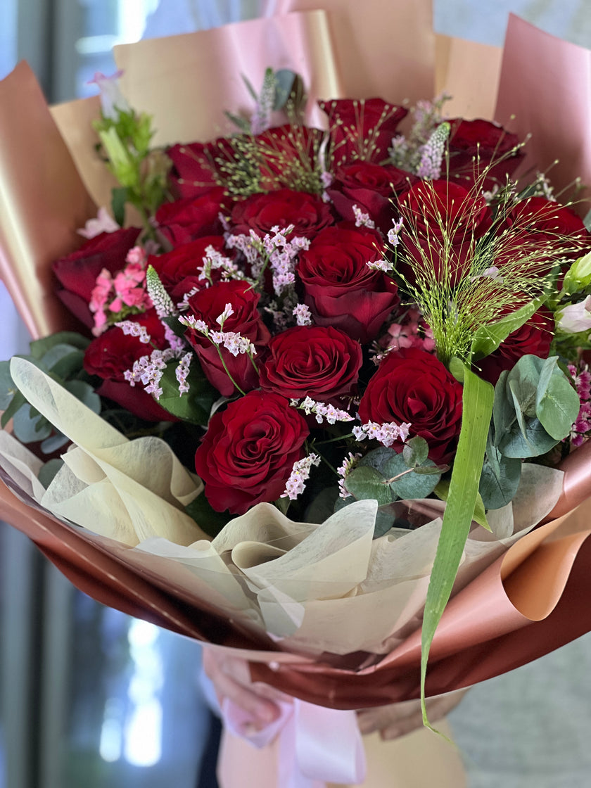 [Lovely and gorgeous] 18 red rose bouquet