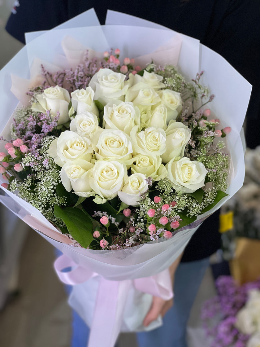 [Pure White Vow] 18 white rose bouquet