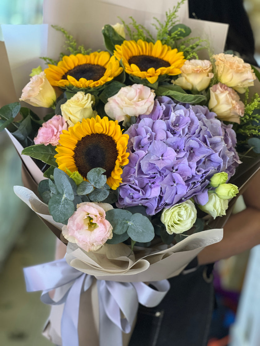 [Sunshine Joy] Sunflower hydrangea and platy-codon bouquet