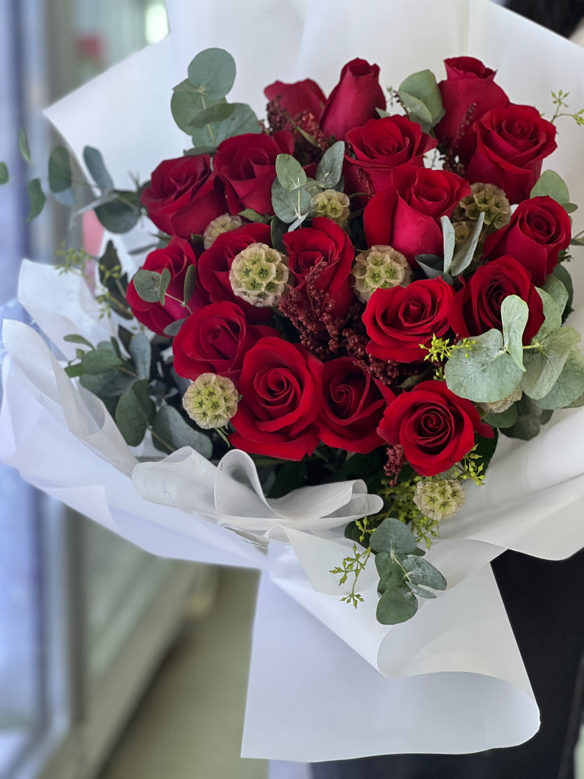 [Burning Love] 18 red rose bouquet B100