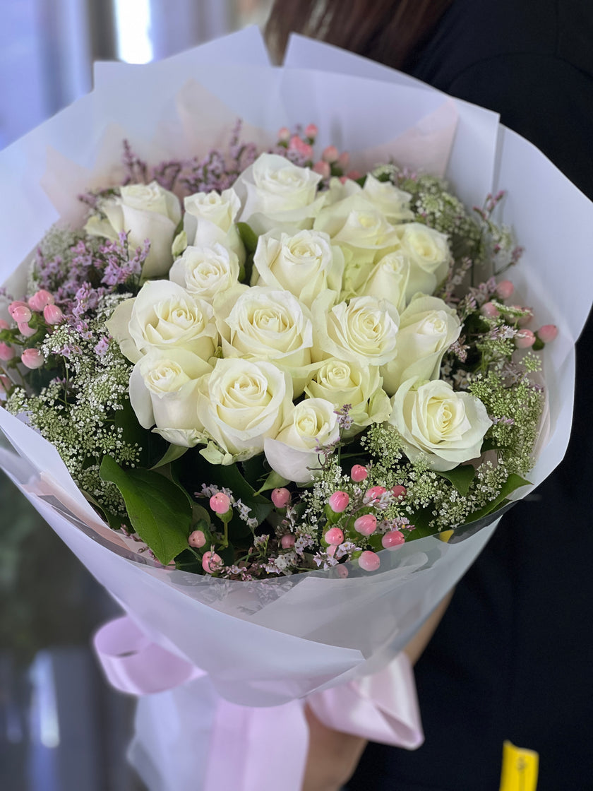 [Pure White Vow] 18 white rose bouquet