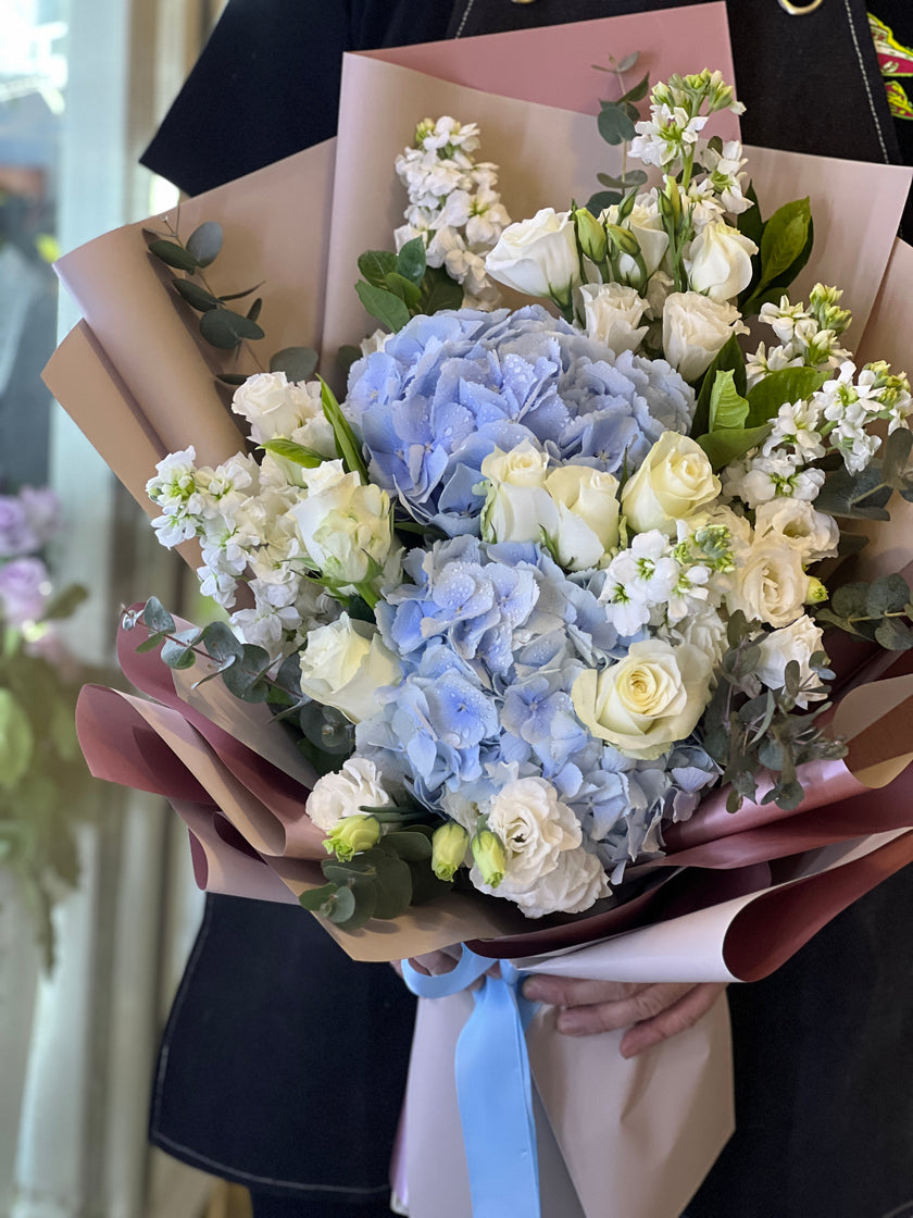 [Lovely Drunk Dream] Dutch blue hydrangea rose bouquet