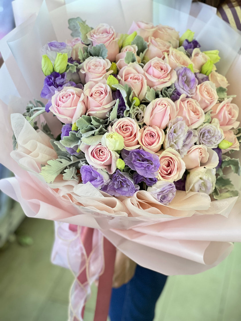 [Tenderness and Elegance] 24 pink roses and purple platycodon bouquet