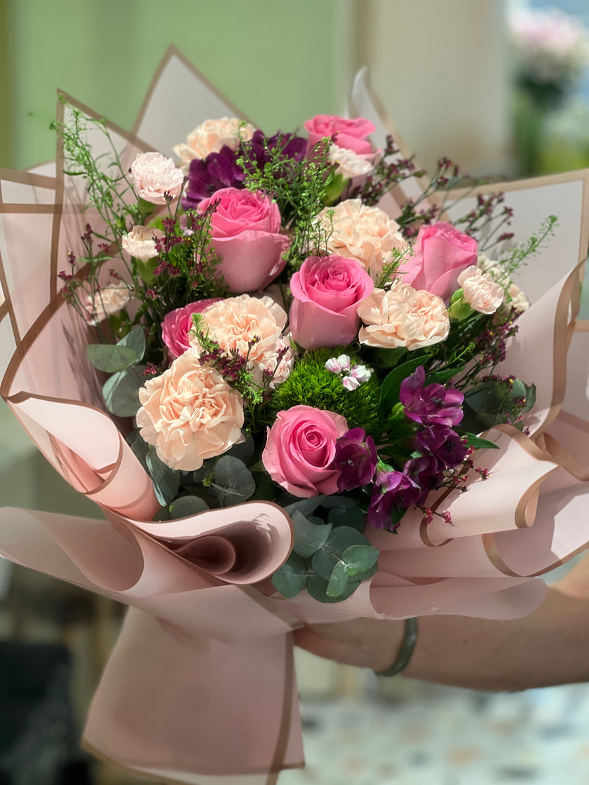 [Colorful Love] Pink Rose Colombian Carnation Bouquet
