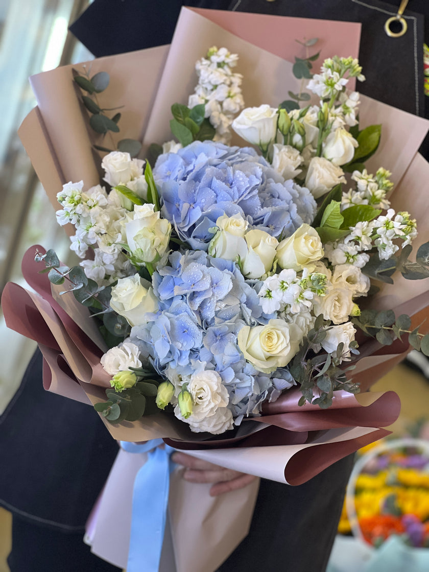 [Lovely Drunk Dream] Dutch blue hydrangea rose bouquet