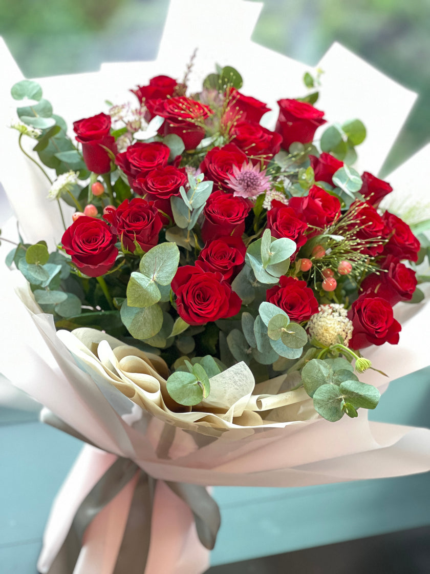 [Surrounded by Love] 23 red rose bouquet