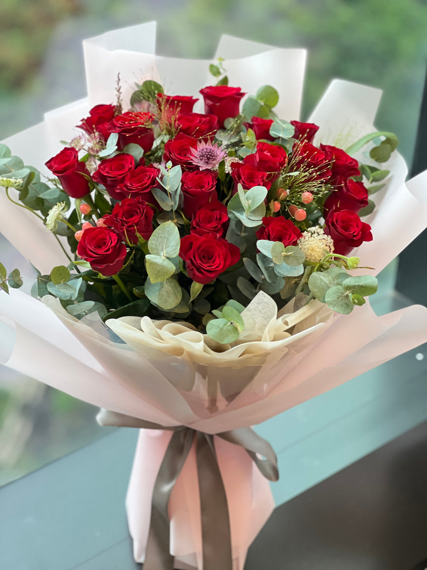 [Surrounded by Love] 23 red rose bouquet