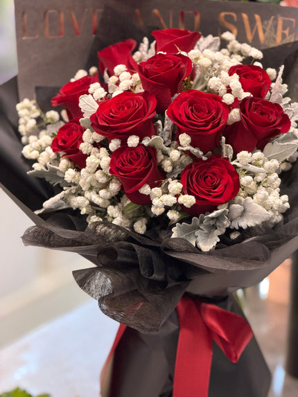 [A Lifetime of Starlight Love] Valentine's Day Bouquet with 11 Red Roses and Baby's Breath