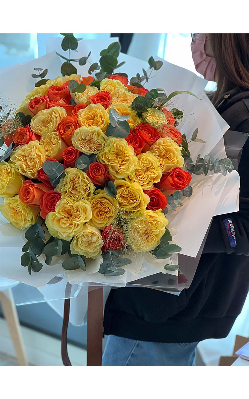 [You and I will never be separated] Proposal bouquet of 50 yellow and orange roses