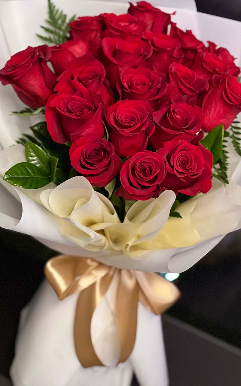 [You Will Not Be Alone] Bouquet of 20 Red Roses