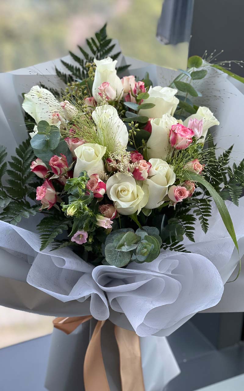 [ 高貴2.0 ] 10枝白玫瑰花束