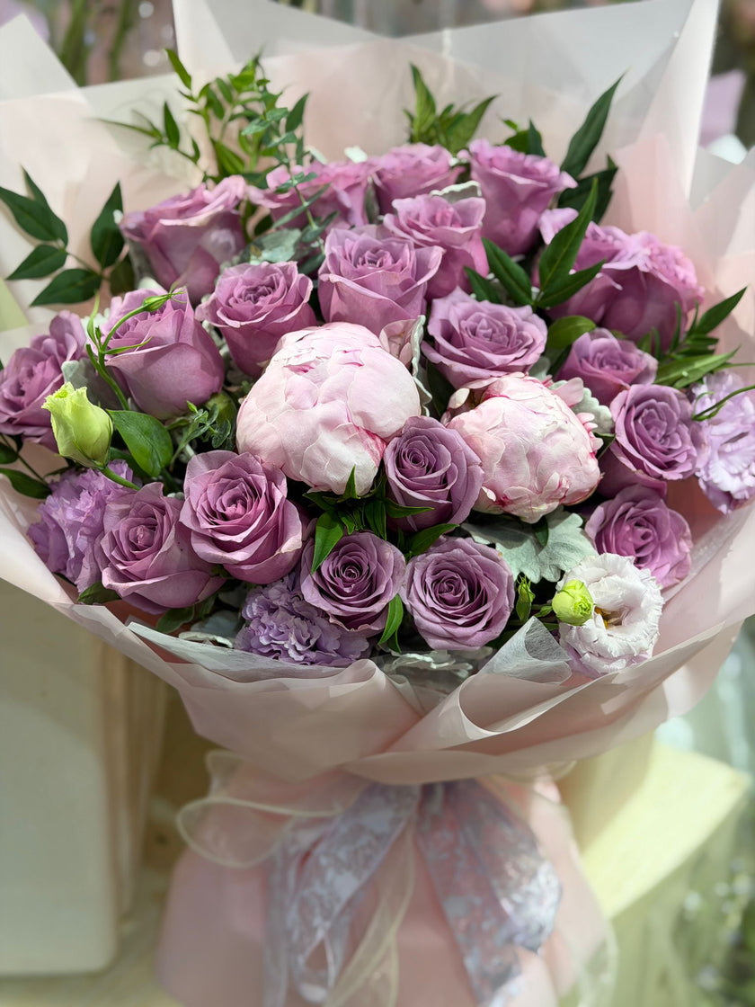 【紫金盛放】粉牡丹與奢華紫玫瑰蕾絲藝術花束